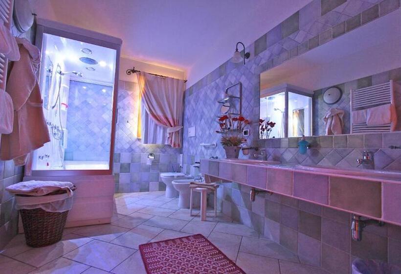 جناح سوبيريور, Sa Muvara