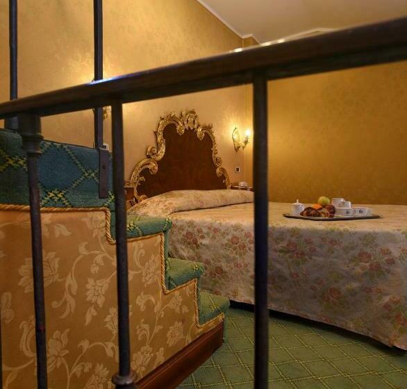 اتاق کلاسیک سه تخته, San Moise