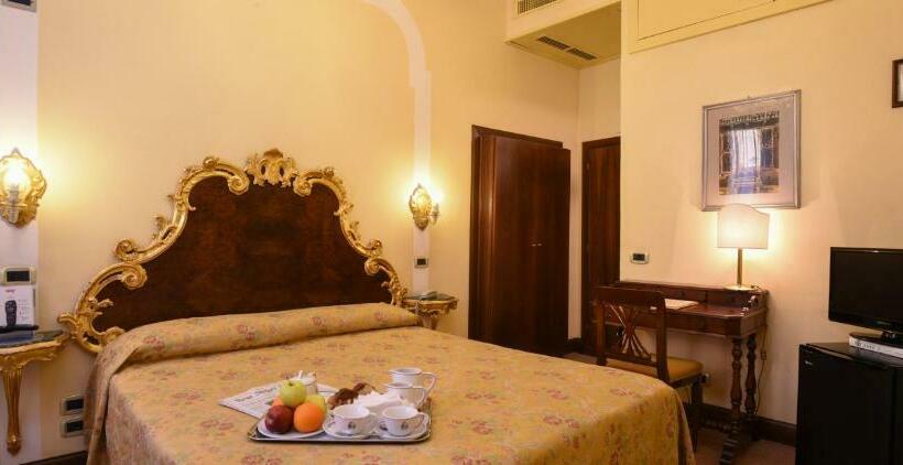 اتاق سوپریور, San Moise