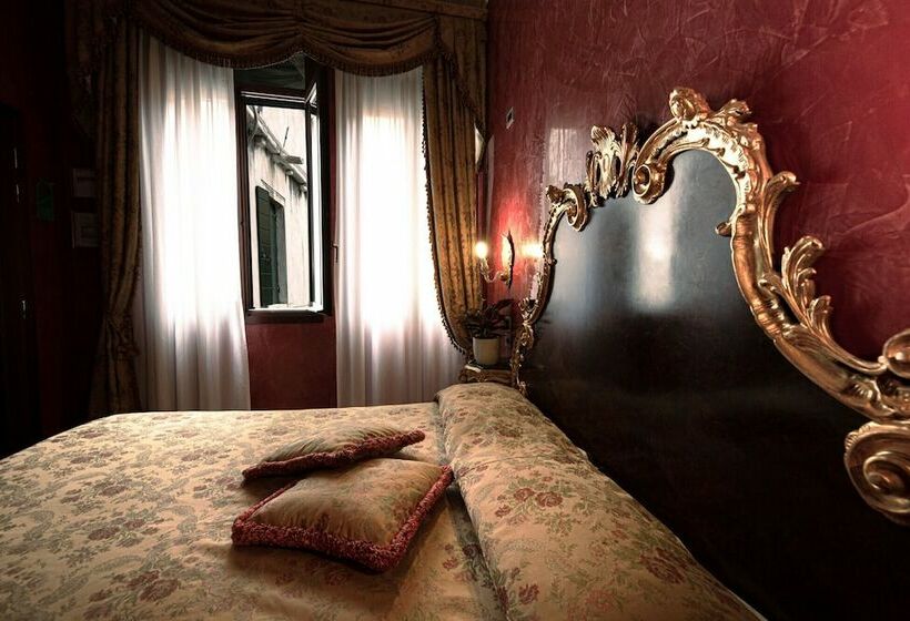 اتاق سوپریور, San Moise