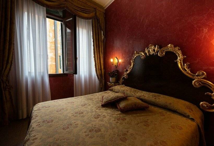 اتاق سوپریور, San Moise