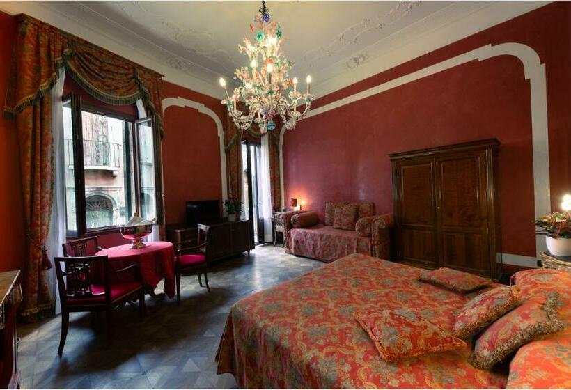 اتاق لوکس با چشم‌انداز, San Moise