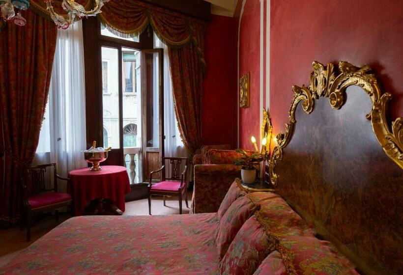 اتاق لوکس با چشم‌انداز, San Moise