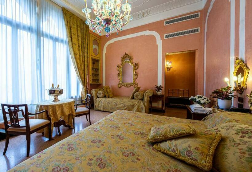 اتاق لوکس با چشم‌انداز, San Moise