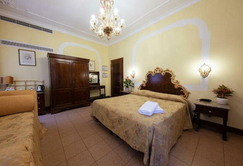 اتاق خانوادگی, San Moise