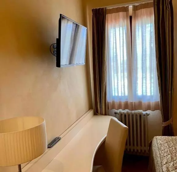 スタンダードシングルルーム, Villa Dei Tigli 920 Liberty Resort