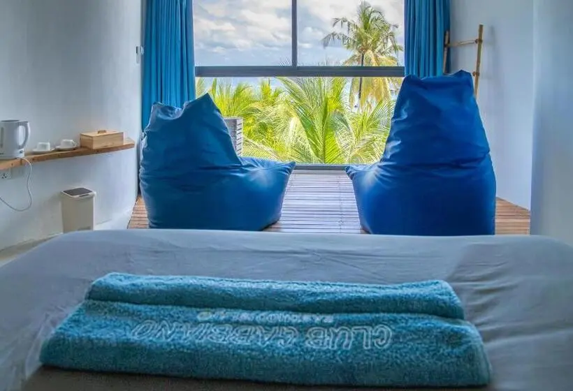 اتاق لوکس با چشم‌انداز دریا, Club Gabbiano Rasdhoo
