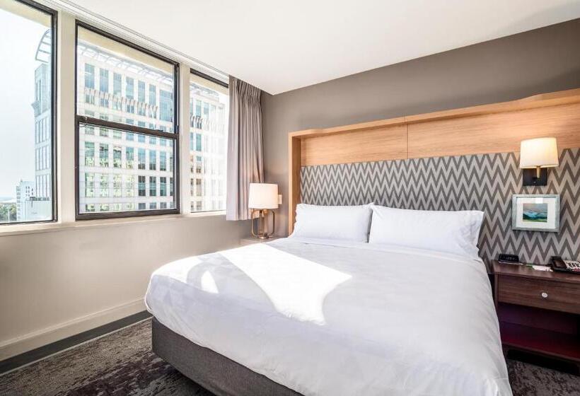 带大床的行政房间, Holiday Inn   Columbia   Downtown, An Ihg