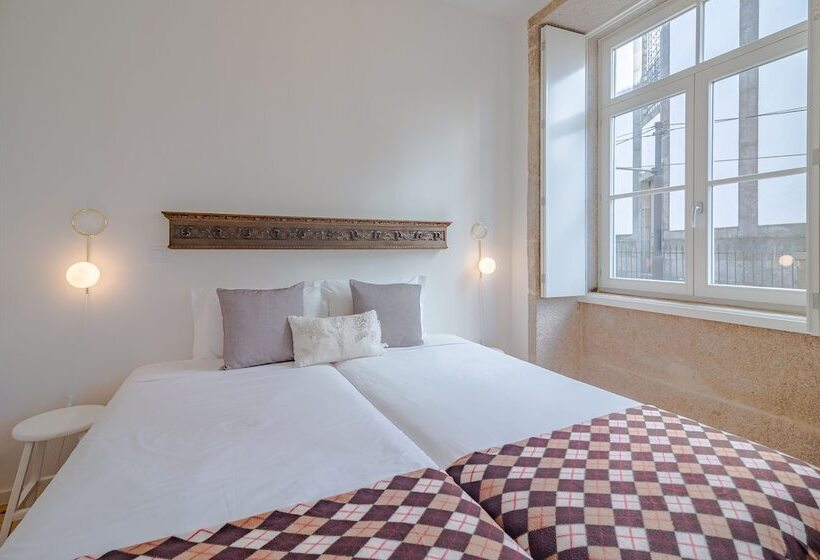 استودیوی استاندارد, Youropo The Tower