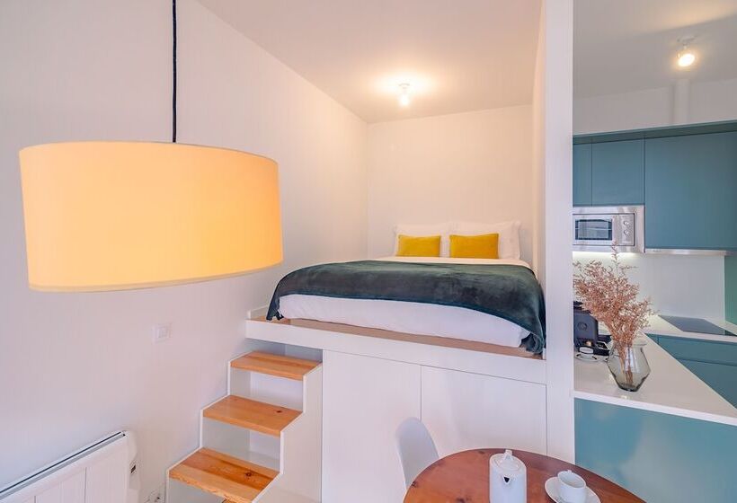 استودیوی استاندارد, Youropo The Tower