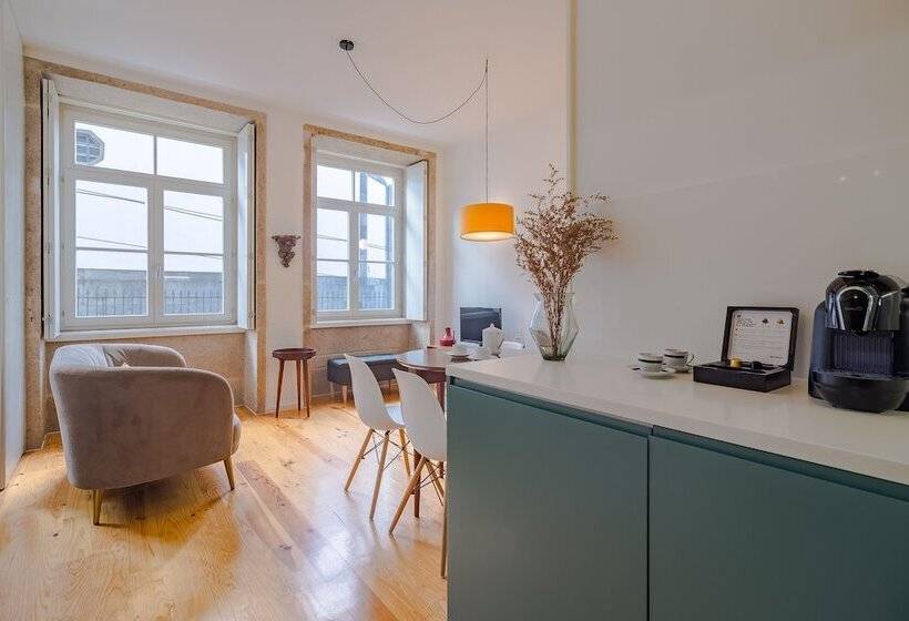 استودیوی استاندارد, Youropo The Tower