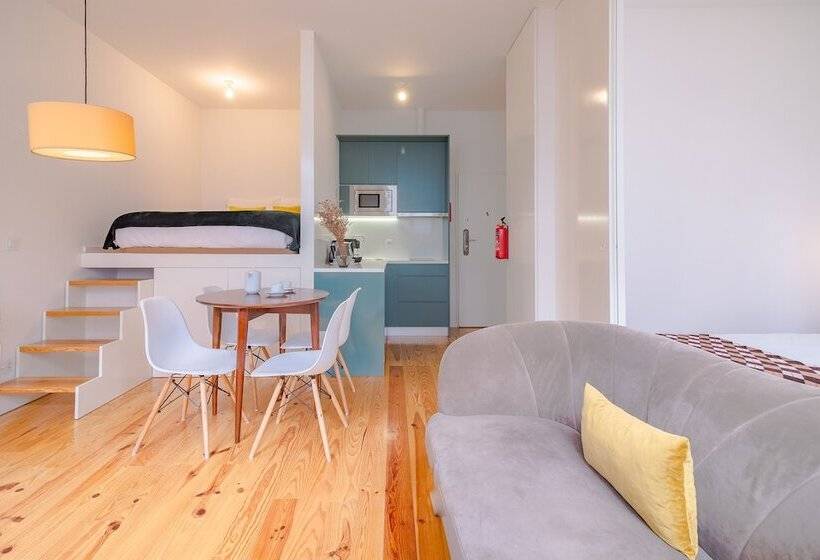 استودیوی استاندارد, Youropo The Tower