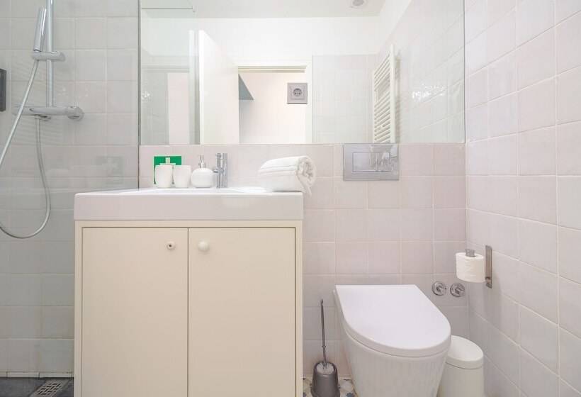 استودیوی استاندارد, Youropo The Tower