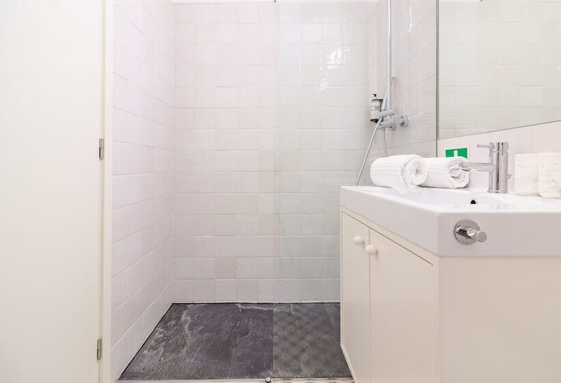 استودیوی استاندارد, Youropo The Tower