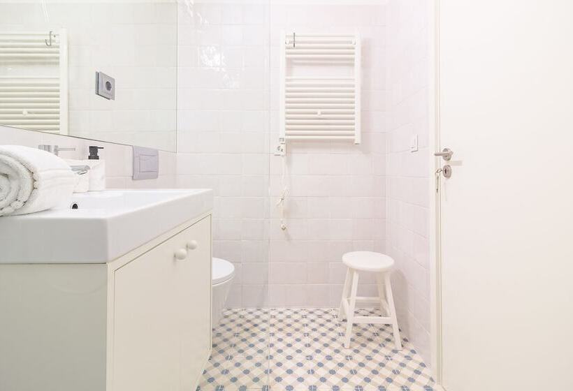 استودیوی استاندارد, Youropo The Tower