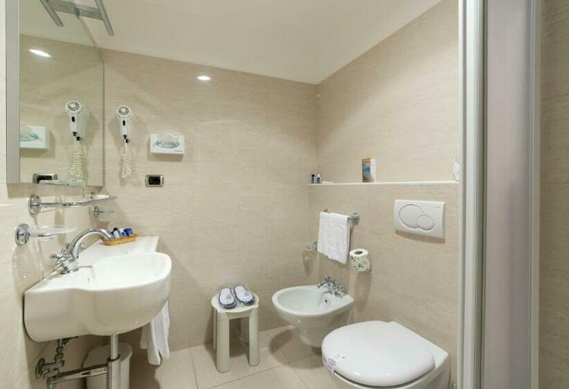 Quarto Estandar, Porto Roca