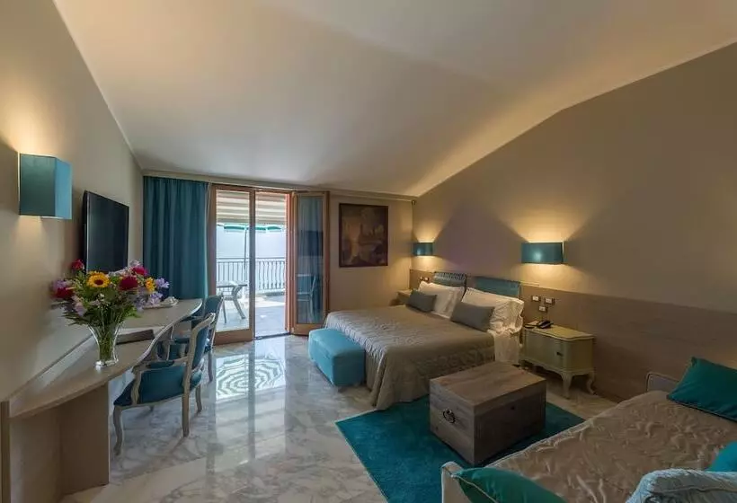 Juniorsviitti Merinäkymä, Porto Roca