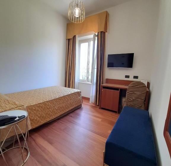 اتاق استاندارد یک نفره, Rechigi Park