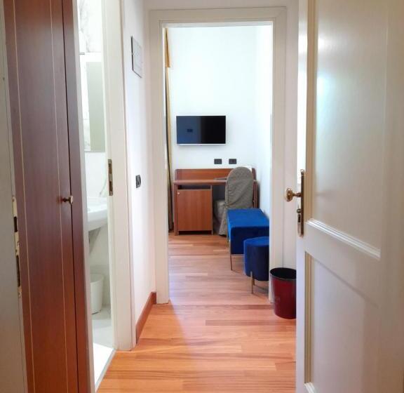 اتاق استاندارد یک نفره, Rechigi Park