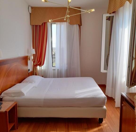 اتاق استاندارد, Rechigi Park