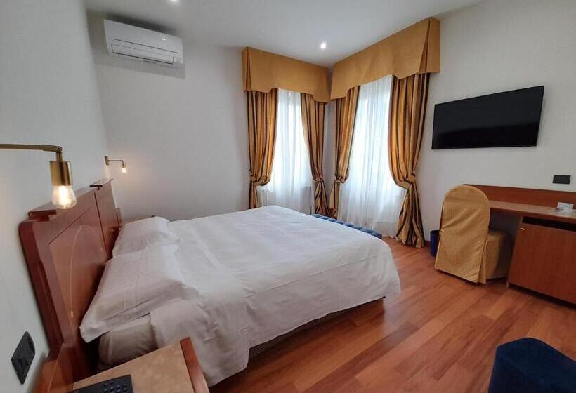 اتاق استاندارد, Rechigi Park