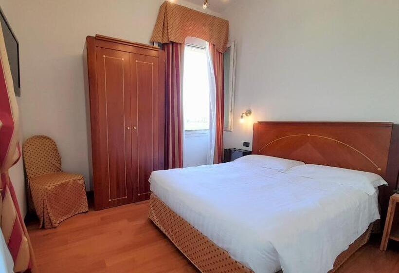 اتاق استاندارد, Rechigi Park