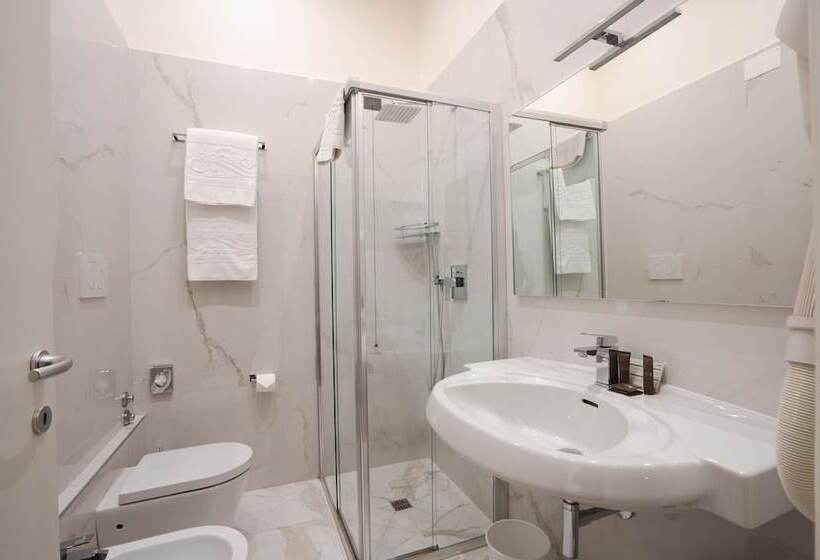 اتاق استاندارد, Rechigi Park