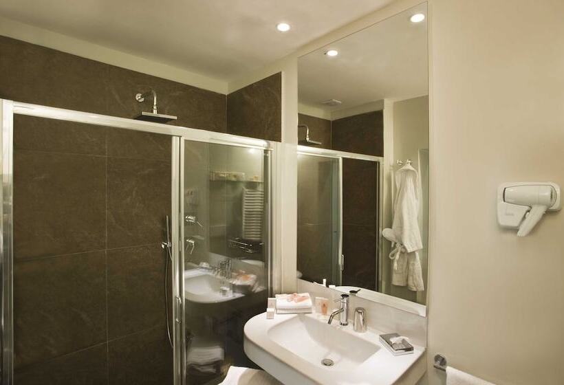 컴포트 트리플 룸, Roma