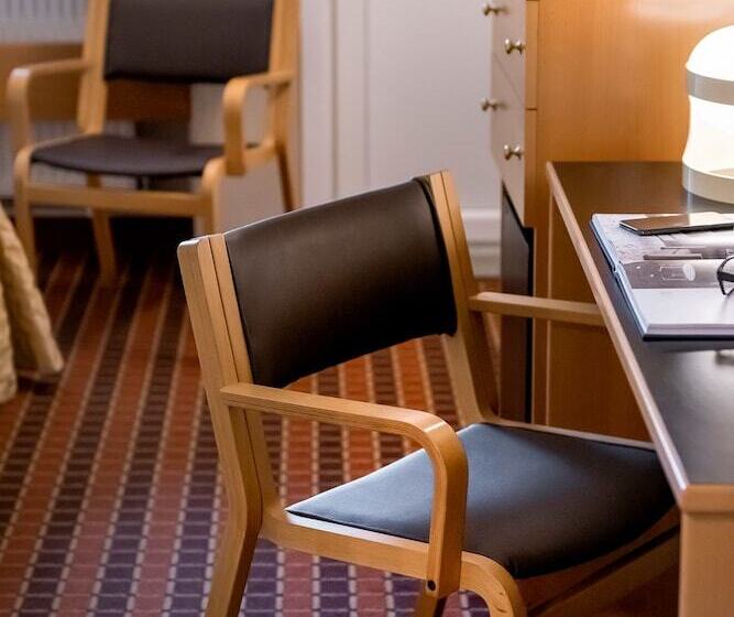 غرفة سوبيريور, Santoli