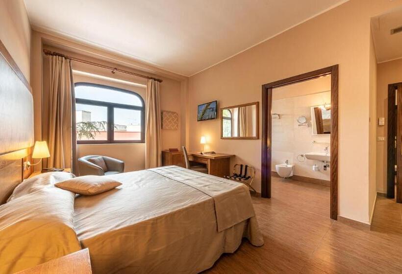 חדר קומפורט, Leone De Castris Wine