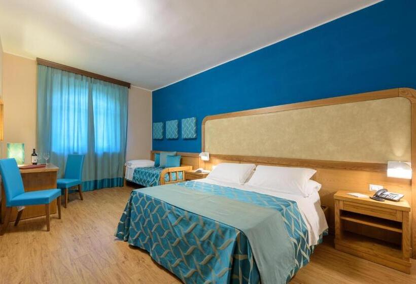 חדר סטנדרט לשלושה, Leone De Castris Wine