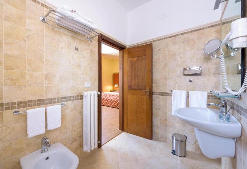 חדר סטנדרט לארבעה, Leone De Castris Wine