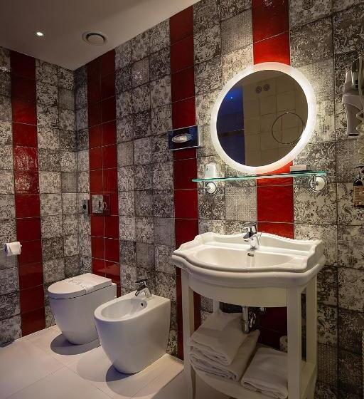 اتاق استاندارد چهار تخته, Zanhotel Regina