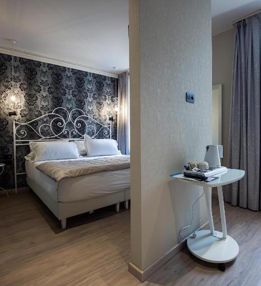 اتاق استاندارد چهار تخته, Zanhotel Regina