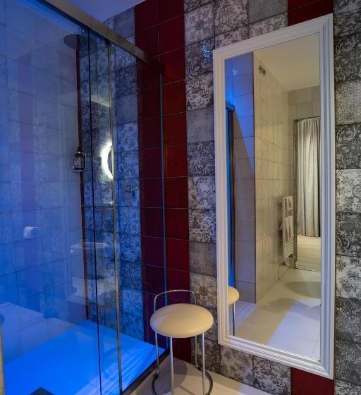 اتاق استاندارد چهار تخته, Zanhotel Regina