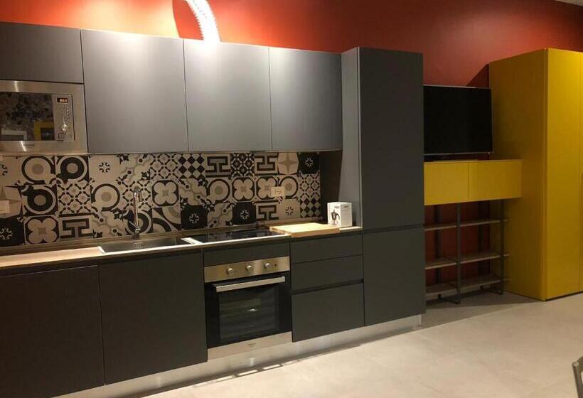 استودیوی استاندارد, Zanhotel Regina