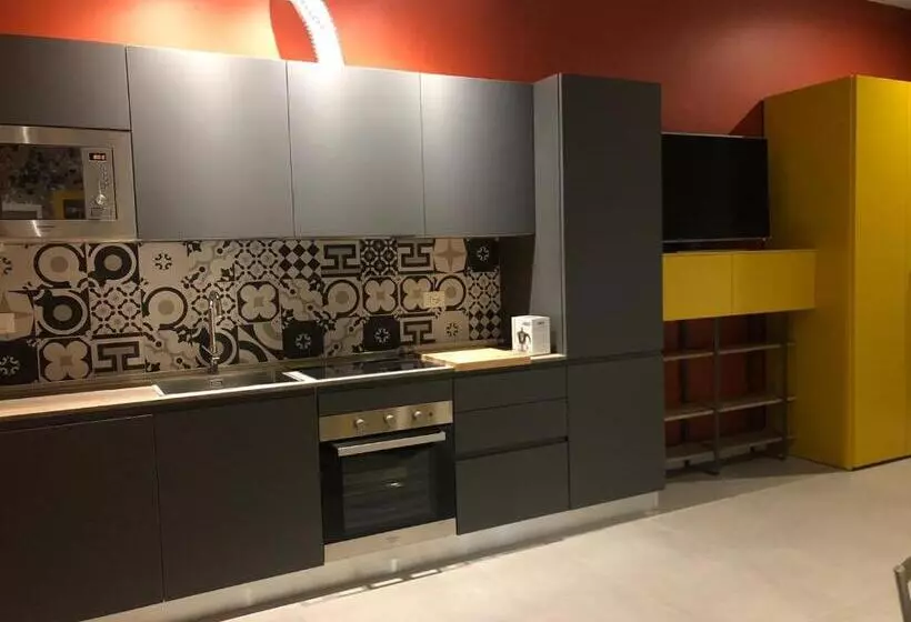 استودیوی استاندارد, Zanhotel Regina