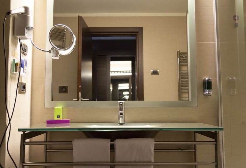 חדר סטנדרט, Selene Pomezia