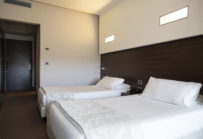 חדר סטנדרט, Selene Pomezia