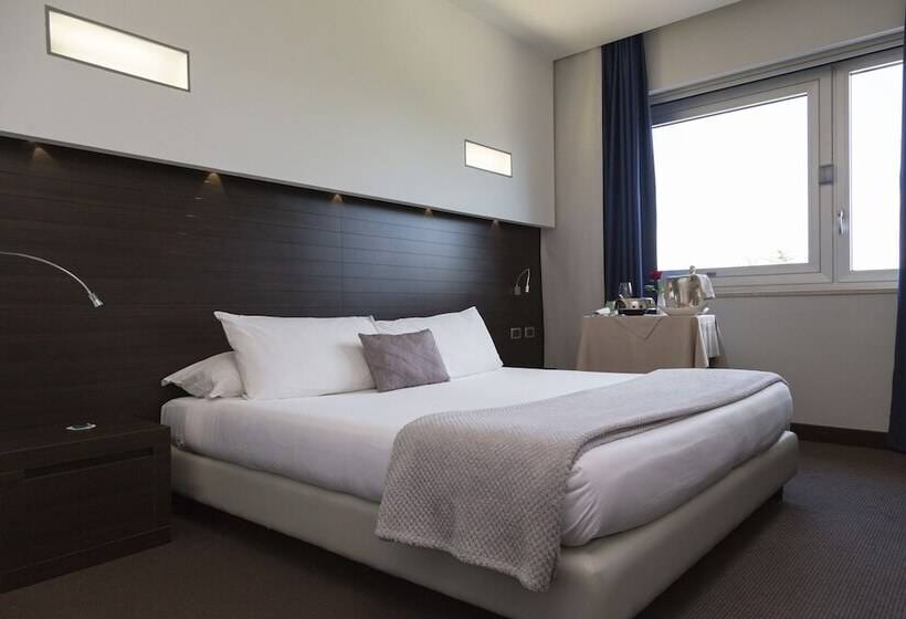 חדר סטנדרט, Selene Pomezia