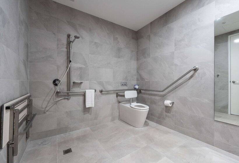 חדר סופריור מותאם לאדם עם מוגבלויות, Ingot Hotel Perth, Ascend Hotel Collection