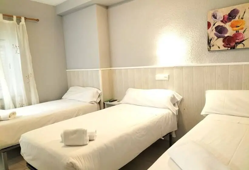 اتاق استاندارد سه نفره, Hostal Albero By Gaiarooms