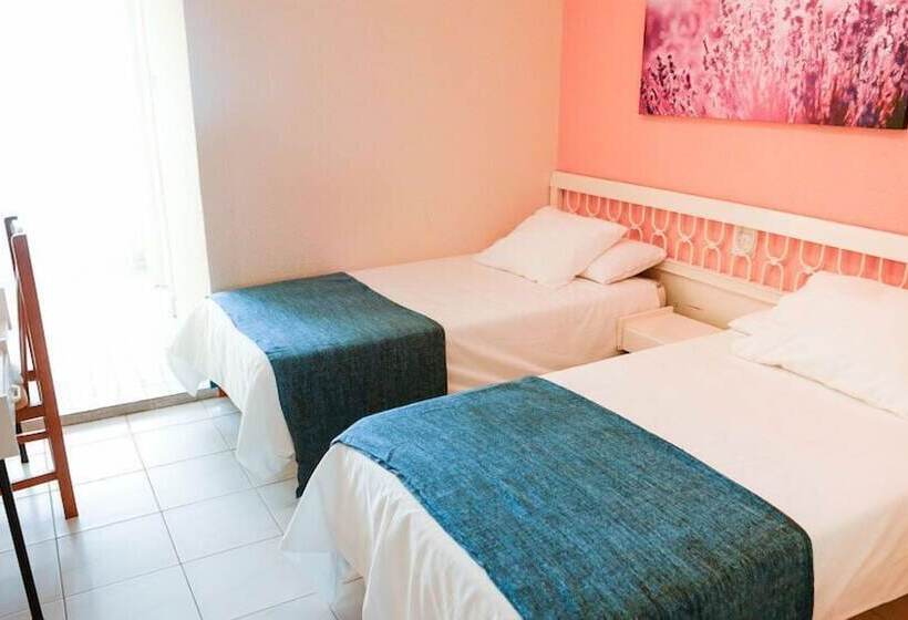 اتاق خانوادگی, Hostal Isla Playa