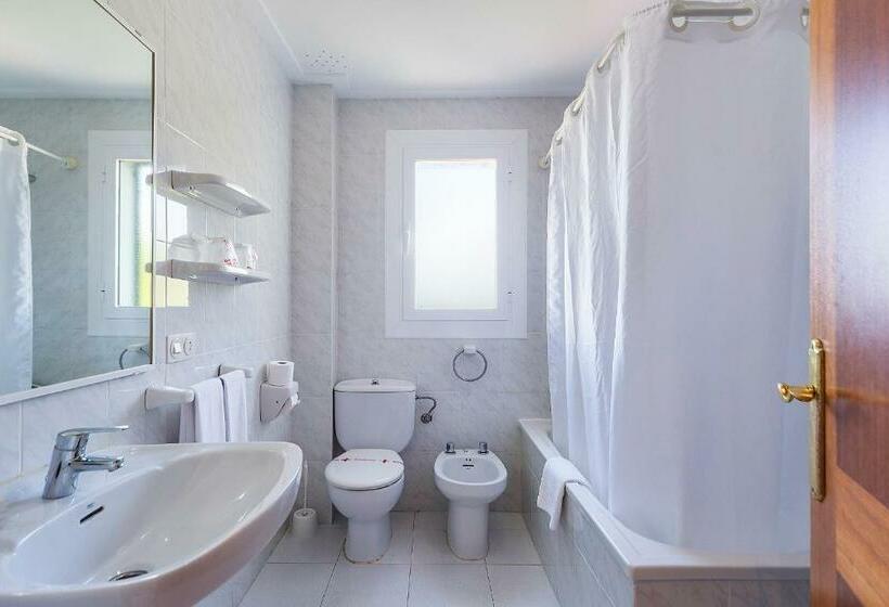 غرفة قياسية مزوَّدة بشُرفة, Cala Murada