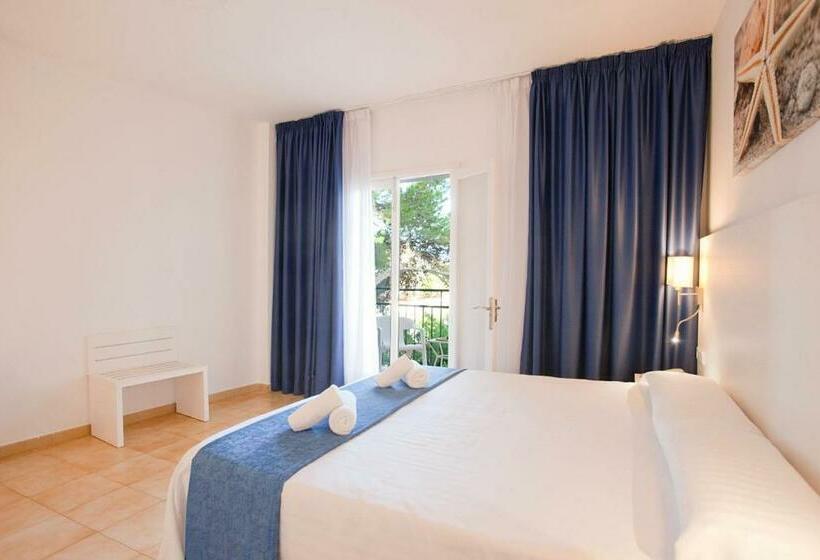 غرفة قياسية مزوَّدة بشُرفة, Cala Murada