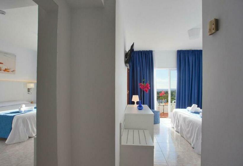 غرفة قياسية مزوَّدة بشُرفة, Cala Murada