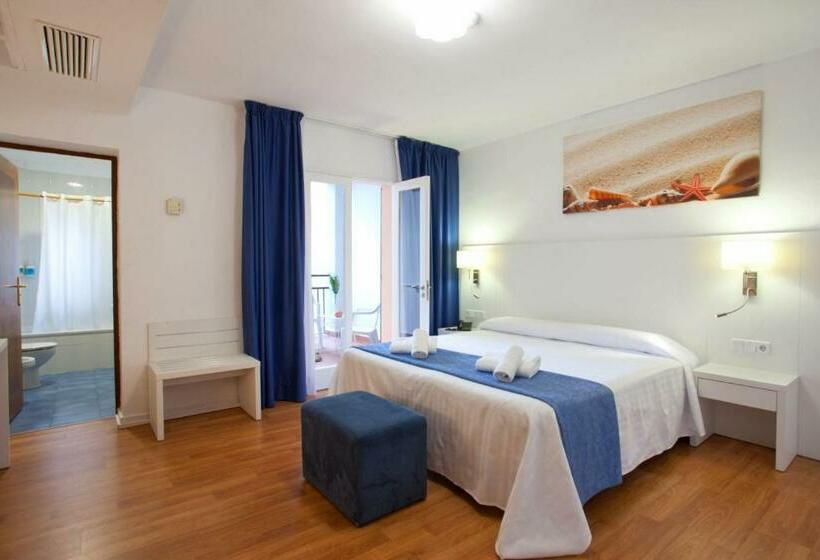 غرفة قياسية مزوَّدة بشُرفة, Cala Murada