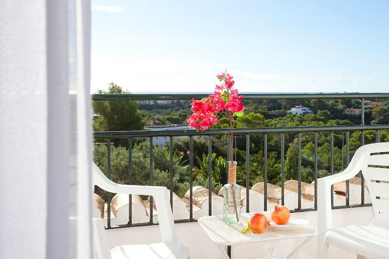 غرفة قياسية مزوَّدة بشُرفة, Cala Murada