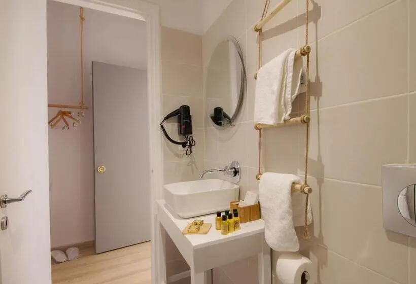Standard-huone Allasnäkymä, Olive Grove Suites Boutique