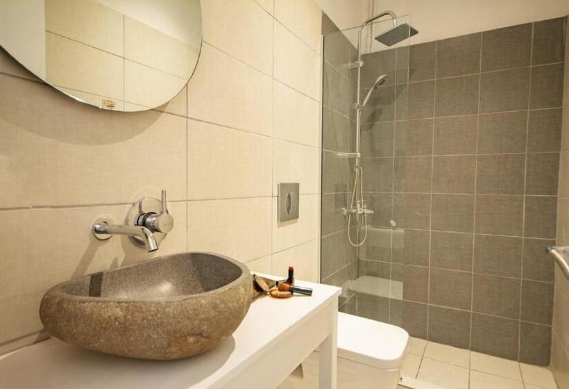 标准间带阳台, Olive Grove Suites Boutique